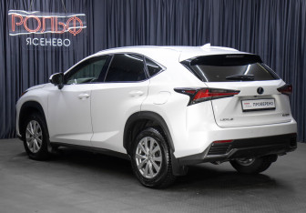 Подержанный автомобиль Lexus NX 2018 года (7 фото)