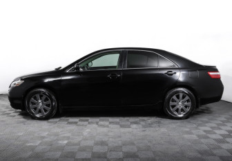 Подержанный автомобиль Toyota Camry Sedan 2008 года (8 фото)