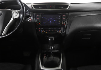Подержанный автомобиль Nissan X-Trail 2018 года (14 фото)