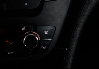 Подержанный автомобиль Opel Insignia Sedan 2010 года (14 фото)