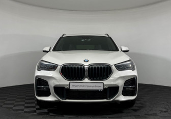 Подержанный автомобиль BMW X1 2021 года (3 фото)