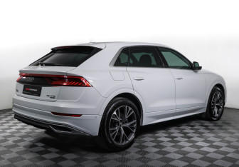 Подержанный автомобиль Audi Q8 2019 года (5 фото)