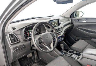 Подержанный автомобиль Hyundai Tucson 2020 года (16 фото)