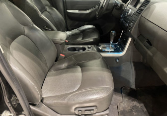 Подержанный автомобиль Nissan Pathfinder 2013 года (9 фото)