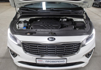 Подержанный автомобиль Kia Carnival 2019 года (9 фото)