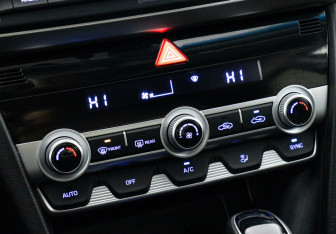 Подержанный автомобиль Hyundai Elantra Sedan 2020 года (10 фото)