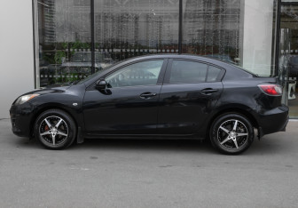 Подержанный автомобиль Mazda 3 Sedan 2009 года (6 фото)
