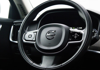 Подержанный автомобиль Volvo S90 2020 года (15 фото)