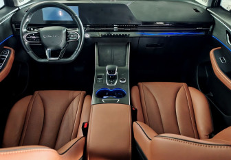 Подержанный автомобиль Omoda C5 2022 года (11 фото)