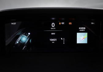 Подержанный автомобиль Changan UNI-K 2023 года (16 фото)