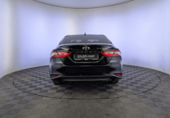 Подержанный автомобиль Toyota Camry Sedan 2020 года (6 фото)