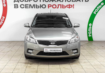 Подержанный автомобиль Kia Ceed Hatchback 2011 года (2 фото)