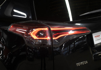 Подержанный автомобиль Toyota RAV4 2015 года (23 фото)