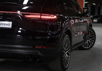 Подержанный автомобиль Porsche Cayenne 2018 года (30 фото)