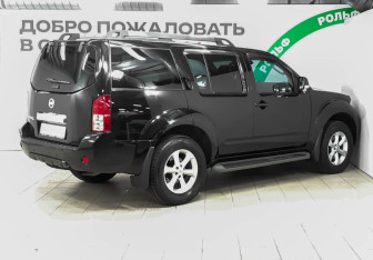 Подержанный автомобиль Nissan Pathfinder 2014 года (4 фото)