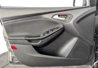 Подержанный автомобиль Ford Focus Hatchback 2018 года (18 фото)