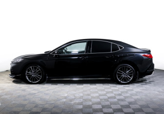 Подержанный автомобиль Toyota Camry Sedan 2025 года (8 фото)