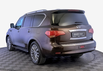 Подержанный автомобиль Infiniti QX80 2017 года (7 фото)
