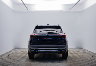 Подержанный автомобиль Kia Seltos 2021 года (6 фото)