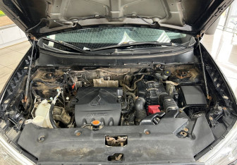 Подержанный автомобиль Mitsubishi ASX 2011 года (23 фото)