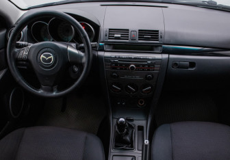 Подержанный автомобиль Mazda 3 Hatchback 2007 года (13 фото)