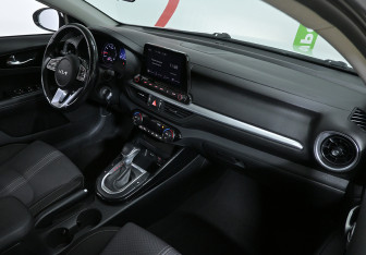 Подержанный автомобиль Kia Cerato Sedan 2022 года (9 фото)