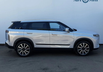 Подержанный автомобиль Jaecoo J7 2024 года (4 фото)