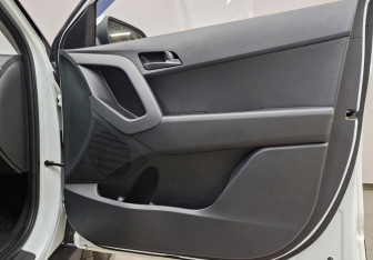 Подержанный автомобиль Hyundai Creta 2019 года (17 фото)