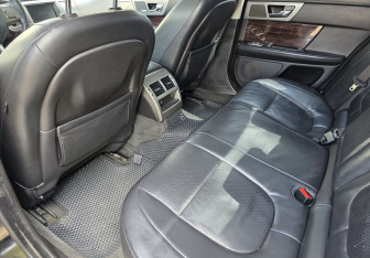 Подержанный автомобиль Jaguar XF Sedan 2009 года (10 фото)