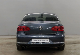 Подержанный автомобиль Volkswagen Passat Sedan 2011 года (6 фото)
