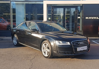 Подержанный автомобиль Audi A8 2014 года (3 фото)