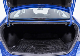 Подержанный автомобиль Hyundai Elantra Sedan 2017 года (12 фото)