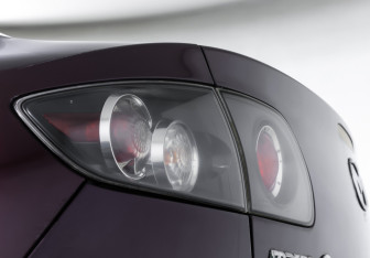 Подержанный автомобиль Mazda 3 Sedan 2007 года (21 фото)