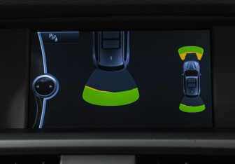 Подержанный автомобиль BMW X3 2011 года (14 фото)