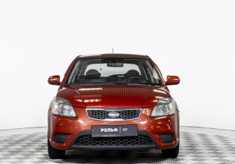 Подержанный автомобиль Kia Rio Hatchback 2011 года (2 фото)