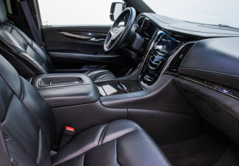 Подержанный автомобиль Cadillac Escalade Suv 2015 года (7 фото)