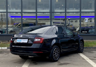 Подержанный автомобиль Skoda Octavia Liftback 2018 года (5 фото)