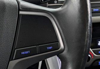 Подержанный автомобиль Hyundai Elantra Sedan 2017 года (27 фото)