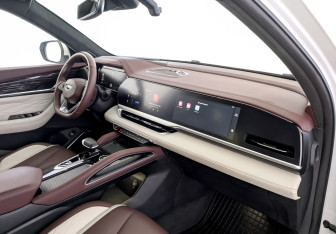 Подержанный автомобиль Geely Monjaro 2023 года (11 фото)