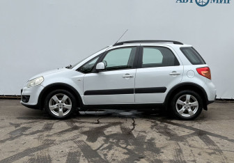 Подержанный автомобиль Suzuki SX4 Hatchback 2012 года (8 фото)