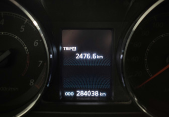 Подержанный автомобиль Citroen C-Crosser 2011 года (12 фото)