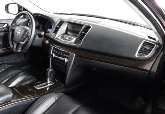 Подержанный автомобиль Nissan Teana 2011 года (8 фото)