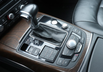 Подержанный автомобиль Audi A6 Sedan 2014 года (15 фото)