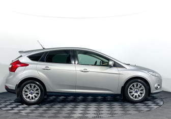 Подержанный автомобиль Ford Focus Hatchback 2014 года (4 фото)