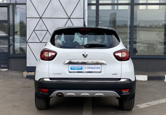 Подержанный автомобиль Renault Kaptur 2018 года (6 фото)