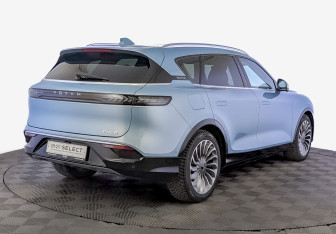 Подержанный автомобиль Voyah Free 2023 года (5 фото)