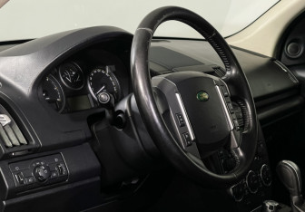 Подержанный автомобиль Land Rover Freelander 2009 года (13 фото)