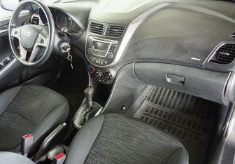 Подержанный автомобиль Hyundai Solaris Sedan 2014 года (11 фото)