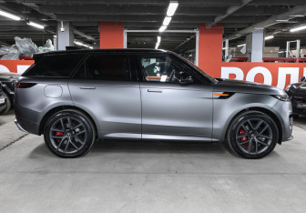 Подержанный автомобиль Land Rover Range Rover Sport 2024 года (4 фото)