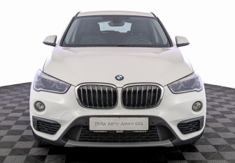 Подержанный автомобиль BMW X1 2018 года (2 фото)